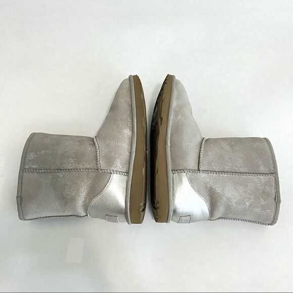UGG Size 5 Metallic Silver Boot - Picture 7 of 9